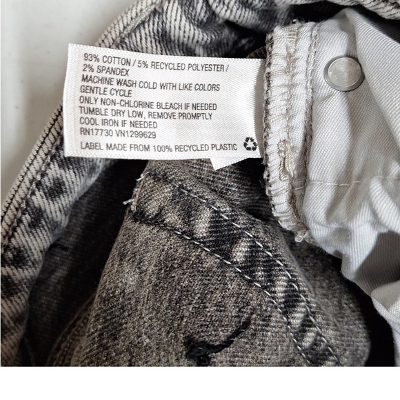 NEW! Plus Size High-Rise Stretch Denim Jean Shorts, Ava & Viv - Gray Acid Wash - Picture 8 of 8